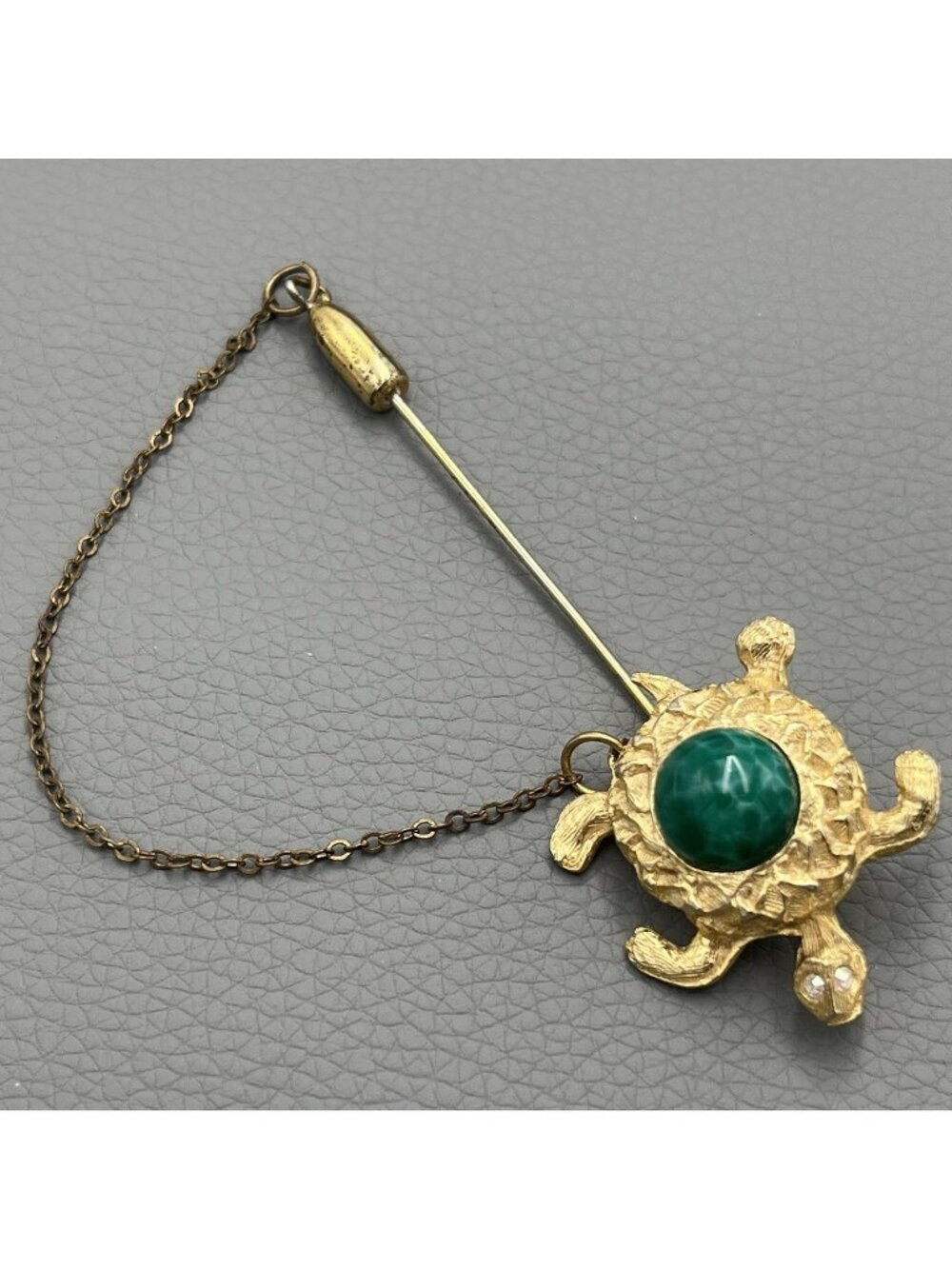 Vintage Turtle Stick Pin Green Cabochon Gold Tone Figural Vans Authentics 3007